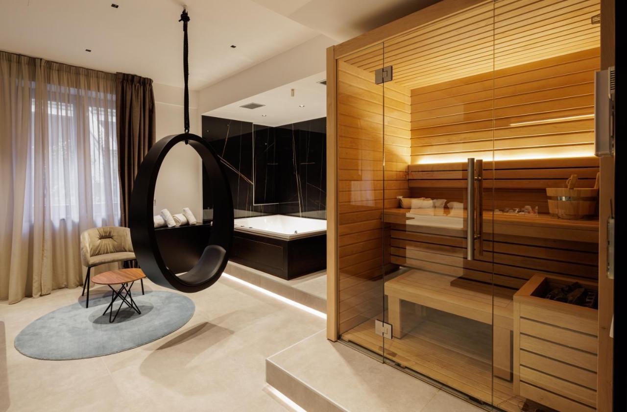 The Corner Duomo Hotel Milan Exterior photo