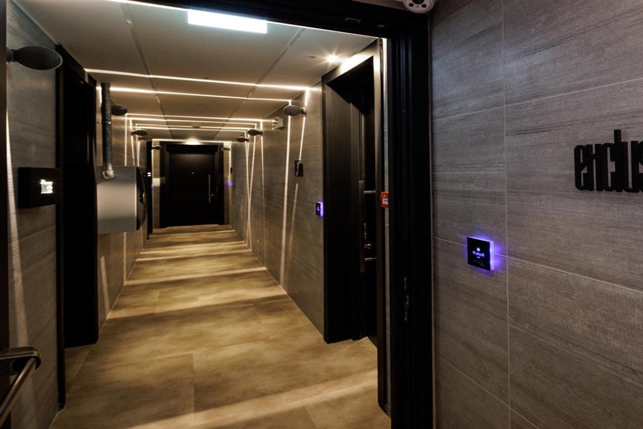 The Corner Duomo Hotel Milan Exterior photo